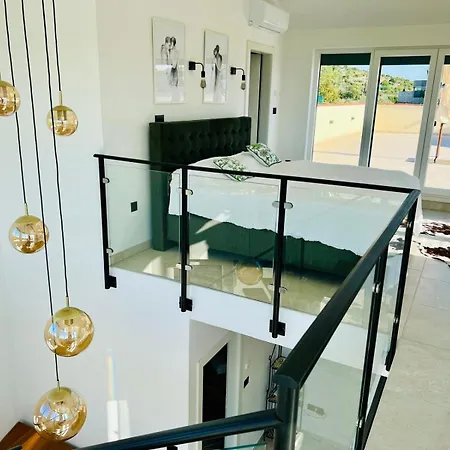 Traumhaftes Mit Pool In Rogoznica 别墅 *