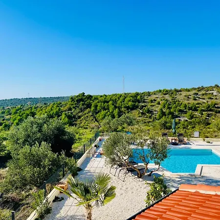 Traumhaftes Mit Pool In Rogoznica * Podglavica
