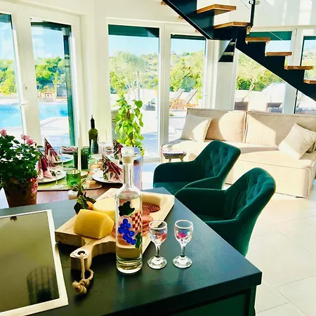 别墅 Traumhaftes Mit Pool In Rogoznica